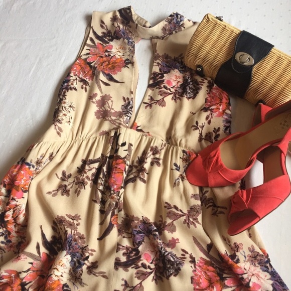 CLEARANCE! Threadzwear • Floral Romper - Picture 3 of 6